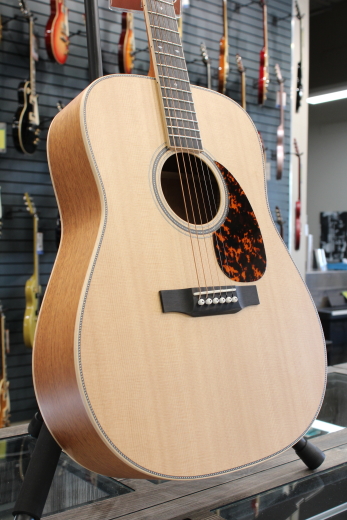 Store Special Product - Larrivee - D40 Mahogany Legacy Series Dreadnaught Acoustic Guitar with Case